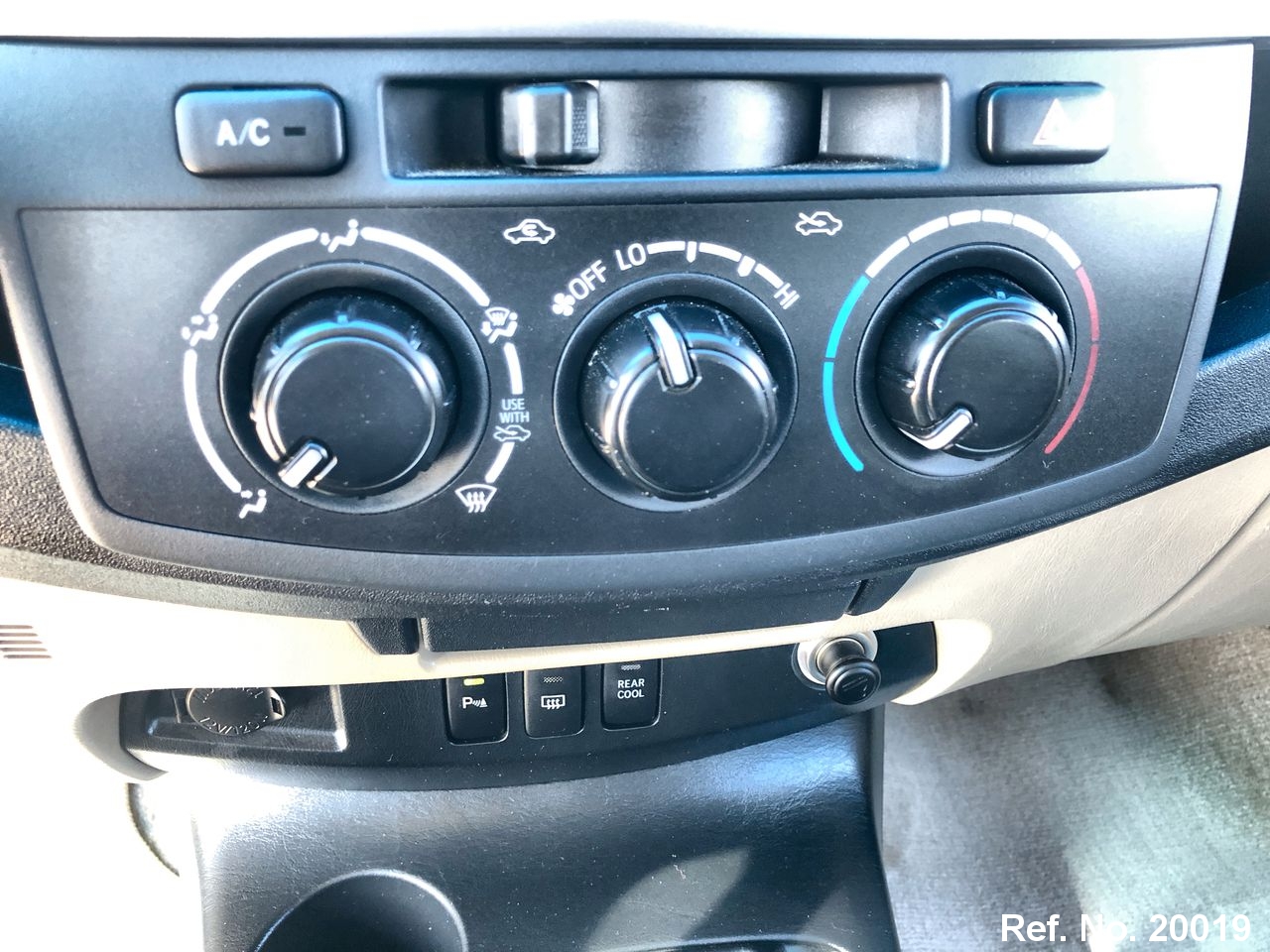  Toyota / Fortuner Stock No. 20019